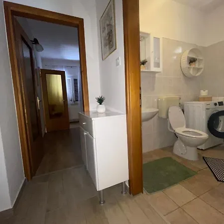 Dolores With Private Outdoor Area Apartment